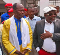 FRANK DIONGO CONSULTE MFUMU MUANDA NSEMI AU PALAIS ROYAL A MACAMPAGNE !